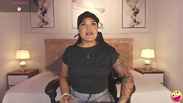 lyn adamns online show from January 14, 7:43 pm