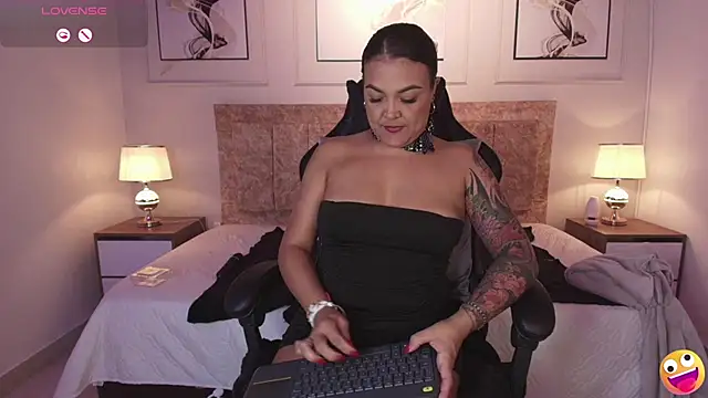 lyn adamns online show from January 23, 11:15 pm