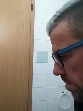 Snapshot of jonyfree1978 chatting on February 16, 8:43 am jonyfree1978 online show from February 16, 8:43 am