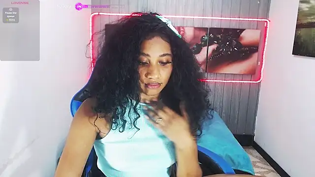 Snapshot of _ahsly_ chatting on January 18, 4:04 am ahsly online show from January 18, 4:04 am