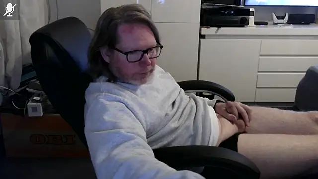 VSteph online show from April 9, 10:26 pm