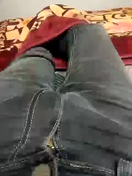 Snapshot of fuckboi2103 chatting on January 19, 6:53 pm fuckboi2103 online show from January 19, 6:53 pm