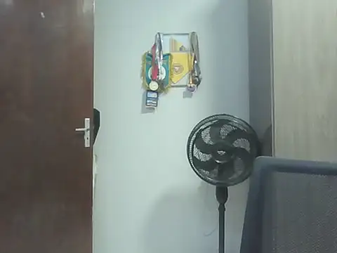 Snapshot of SousedAccident chatting on May 8, 12:32 pm SousedAccident online show from May 8, 12:32 pm