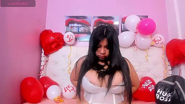 Snapshot of alice__tylor chatting on February 19, 12:11 pm alice  tylor online show from February 19, 12:11 pm