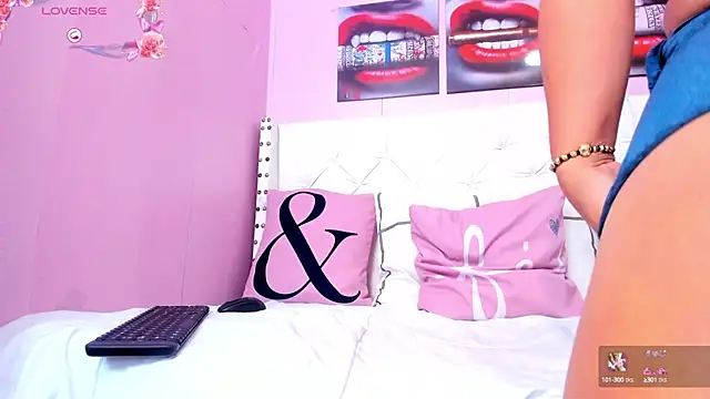 Snapshot of alice__tylor chatting on March 14, 2:52 pm alice  tylor online show from March 14, 2:52 pm