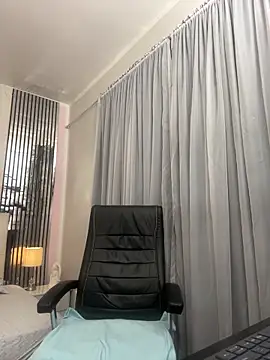 liss black online show from January 17, 4:17 am