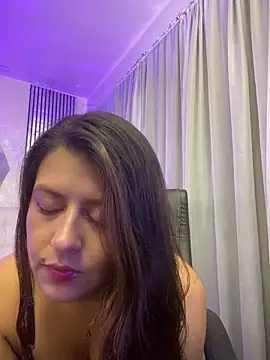 Snapshot of liss_black chatting on May 2, 3:55 am liss black online show from May 2, 3:55 am