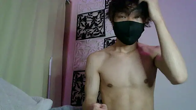 Snapshot of UKI06 chatting on January 19, 3:53 pm UKI06 online show from January 19, 3:53 pm