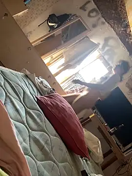 Snapshot of Yasmine47 chatting on September 17, 12:07 pm Yasmine47 online show from September 17, 12:07 pm