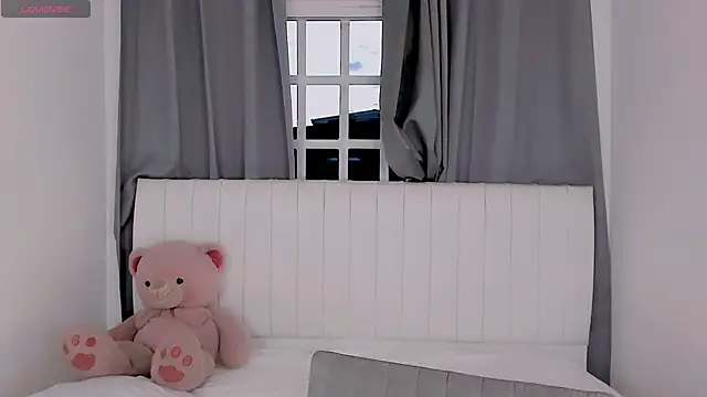 gatitavenecis online show from September 13, 10:48 am