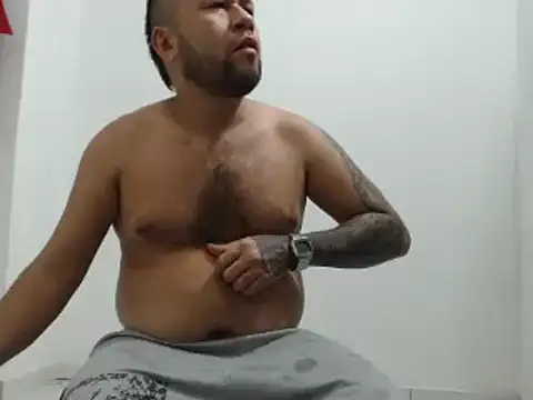 Snapshot of very2_sexy chatting on December 10, 8:40 am very2 sexy online show from December 10, 8:40 am