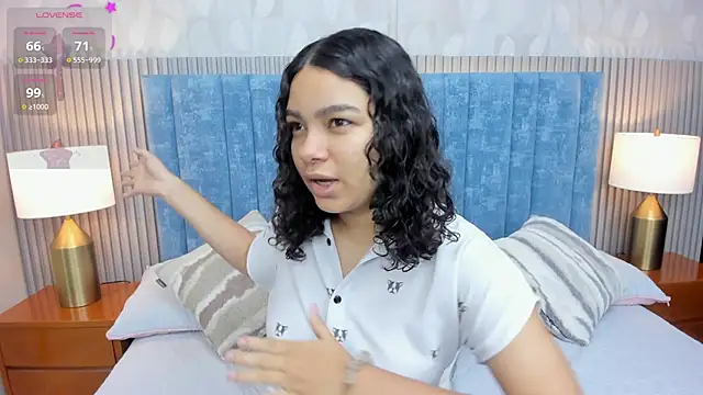 Snapshot of pretty_sunlight_ chatting on October 26, 2:06 am pretty sunlight online show from October 26, 2:06 am