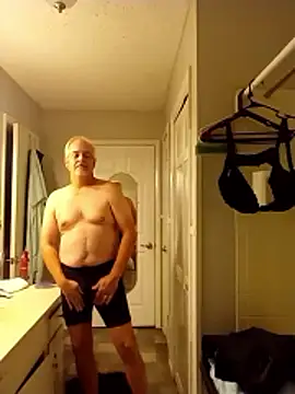 Snapshot of marc1812 chatting on December 5, 5:37 am marc1812 online show from December 5, 5:37 am