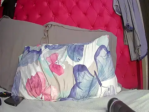 TheSweetBerry online show from February 18, 10:27 am