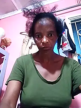 Snapshot of sweets_80 chatting on February 24, 3:44 am sweets 80 online show from February 24, 3:44 am