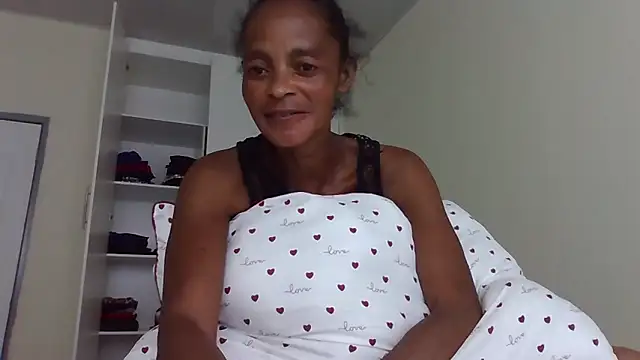 Snapshot of sweets_80 chatting on September 28, 12:10 pm sweets 80 online show from September 28, 12:10 pm
