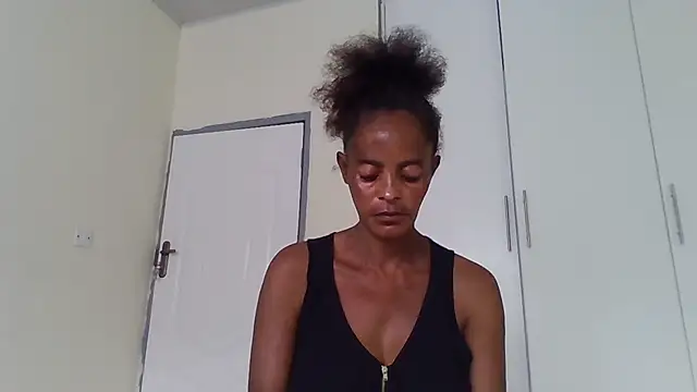 Snapshot of sweets_80 chatting on November 10, 12:48 pm sweets 80 online show from November 10, 12:48 pm