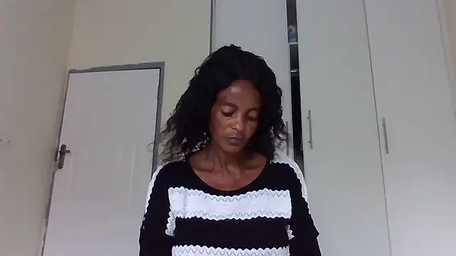 Snapshot of sweets_80 chatting on November 15, 3:52 pm sweets 80 online show from November 15, 3:52 pm