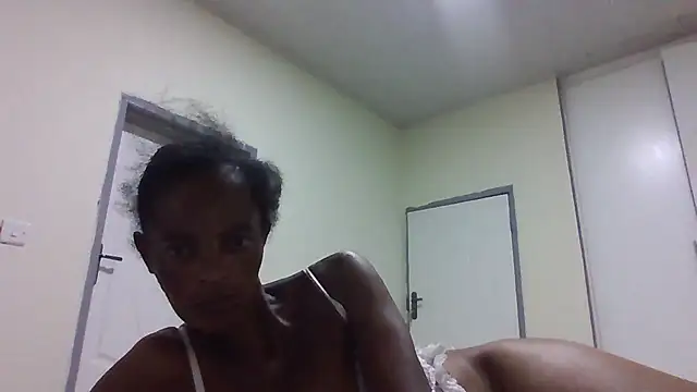 Snapshot of sweets_80 chatting on December 1, 12:37 am sweets 80 online show from December 1, 12:37 am