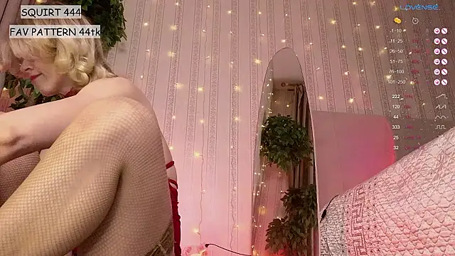 Snapshot of alissawind chatting on February 12, 3:01 am alissawind online show from February 12, 3:01 am