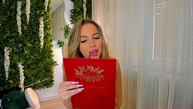 VivienCarter online show from March 20, 7:03 am