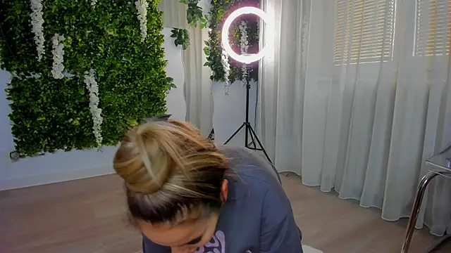 VivienCarter online show from October 12, 10:14 am