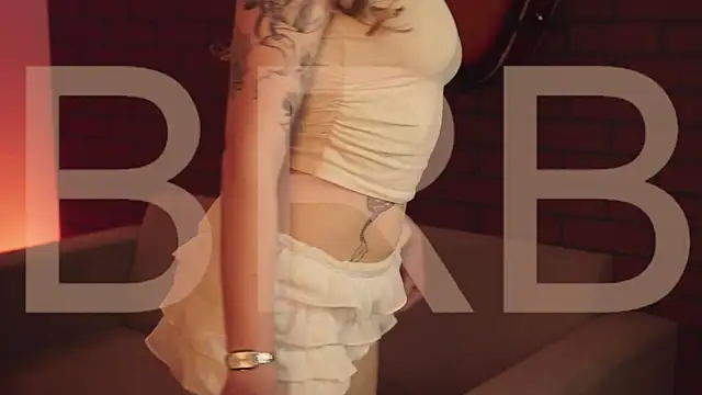 EllieCutes online show from April 13, 5:24 am