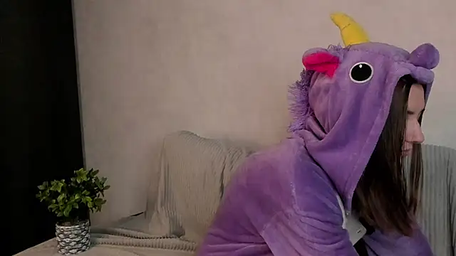 Snapshot of MeghanElson chatting on January 24, 5:32 pm MeghanElson online show from January 24, 5:32 pm