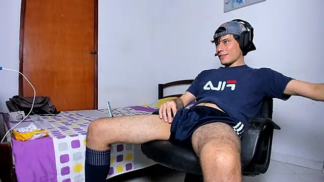 Huge latin cock online show from December 27, 10:26 pm