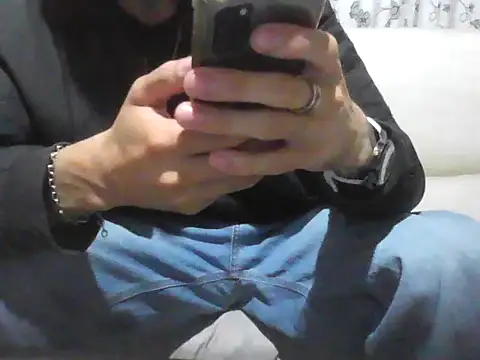 Snapshot of jonypijon222 chatting on November 9, 7:17 am jonypijon222 online show from November 9, 7:17 am