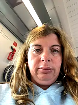 Snapshot of Lombada chatting on October 25, 2:35 pm Lombada online show from October 25, 2:35 pm