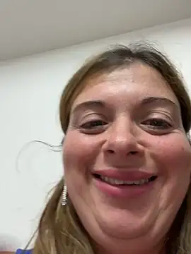 Snapshot of Lombada chatting on November 22, 8:46 am Lombada online show from November 22, 8:46 am