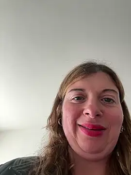 Snapshot of Lombada chatting on November 28, 10:29 am Lombada online show from November 28, 10:29 am