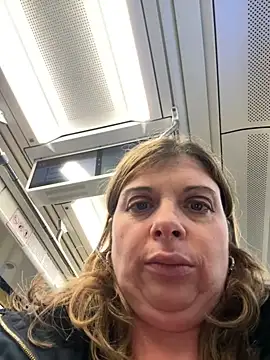 Snapshot of Lombada chatting on November 29, 3:26 pm Lombada online show from November 29, 3:26 pm