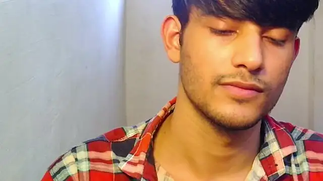 Snapshot of kingkartik7 chatting on January 18, 10:19 am kingkartik7 online show from January 18, 10:19 am