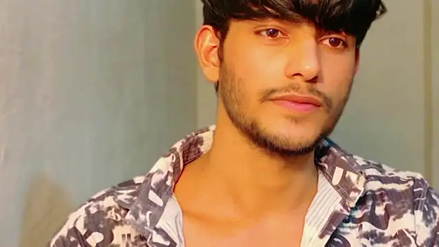 Snapshot of kingkartik7 chatting on February 7, 3:27 pm kingkartik7 online show from February 7, 3:27 pm