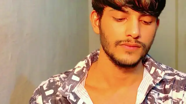 Snapshot of kingkartik7 chatting on February 18, 4:47 pm kingkartik7 online show from February 18, 4:47 pm