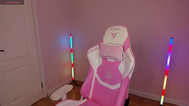 Stacy River online show from February 10, 8:20 am