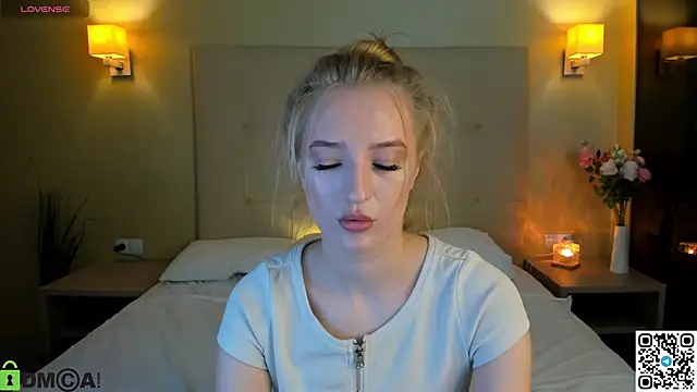 Snapshot of Stacy_River chatting on November 26, 9:43 am Stacy River online show from November 26, 9:43 am