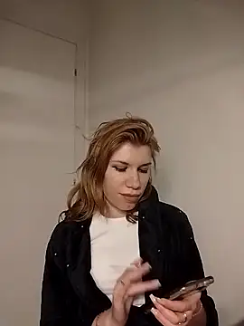 EvaRush online show from December 22, 8:50 pm