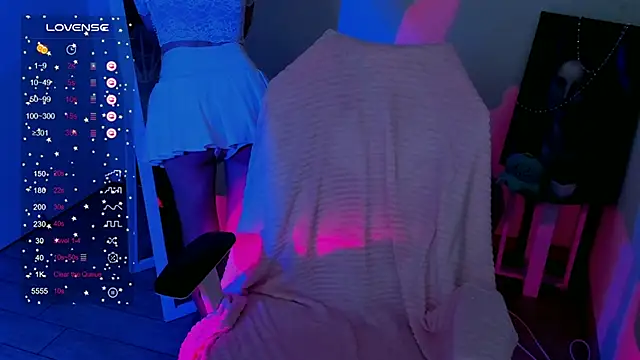 Snapshot of Fire_Bestie chatting on December 8, 4:50 pm Fire Bestie online show from December 8, 4:50 pm