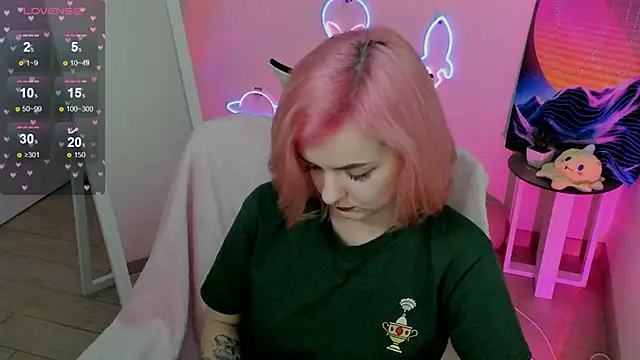 Snapshot of Fire_Bestie chatting on February 15, 4:45 pm Fire Bestie online show from February 15, 4:45 pm