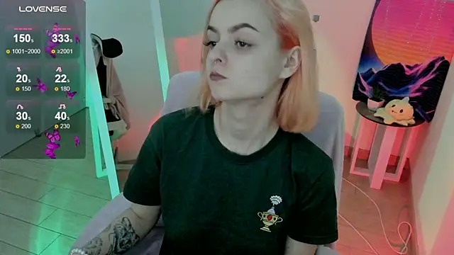 Snapshot of Fire_Bestie chatting on March 18, 1:31 pm Fire Bestie online show from March 18, 1:31 pm