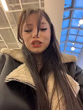 Chloe  Moon online show from October 29, 1:24 pm