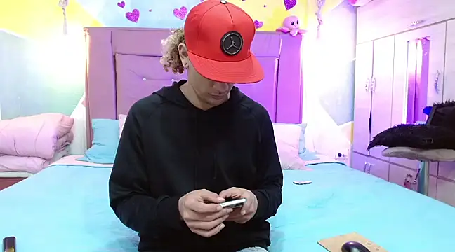 Snapshot of tylor_boy chatting on March 16, 4:20 am tylor boy online show from March 16, 4:20 am