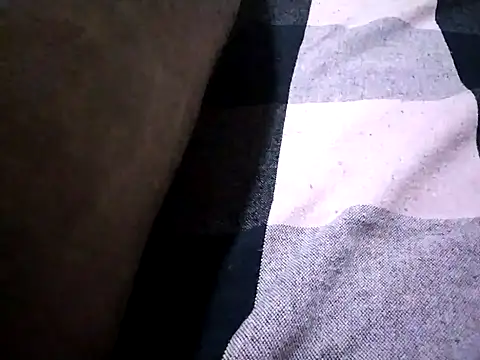 Snapshot of nikini1621 chatting on November 22, 2:05 pm nikini1621 online show from November 22, 2:05 pm