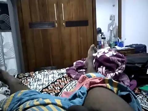 Snapshot of nikini1621 chatting on December 5, 5:09 pm nikini1621 online show from December 5, 5:09 pm