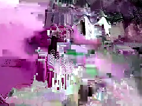 Snapshot of nikini1621 chatting on February 14, 12:46 pm nikini1621 online show from February 14, 12:46 pm