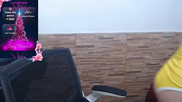 Snapshot of athenea_russo4 chatting on December 12, 2:26 am athenea russo4 online show from December 12, 2:26 am