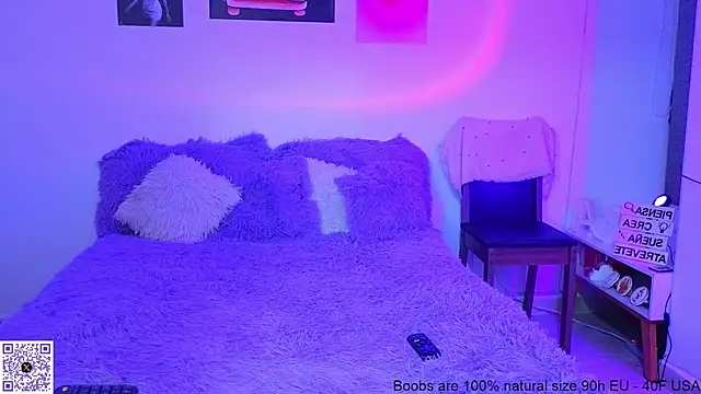 Snapshot of angie_bigboobs_ chatting on October 22, 2:06 pm angie bigboobs online show from October 22, 2:06 pm